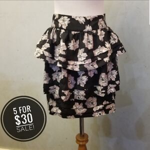 🔴 Kimchi Blue layered floral skirt women's size 2 (R25)